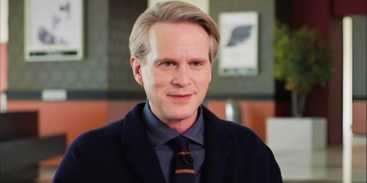 Cary Elwes in Operation Fortune: Ruse de Guerre