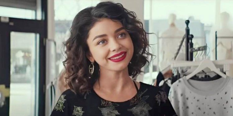 Sarah Hyland in The Wedding Year (2019)