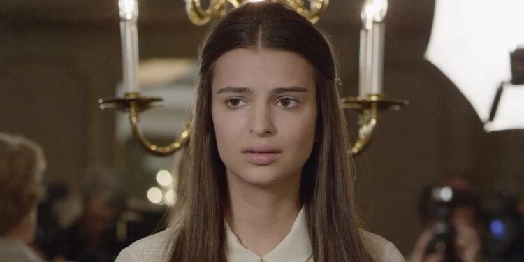 5 Things You Didnt Know About Gone Girls Emily Ratajkowski Tvovermind