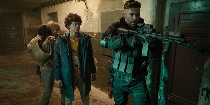 Chris Hemsworth, Tinatin Dalakishvili, and Andro Jafaridze in Extraction 2