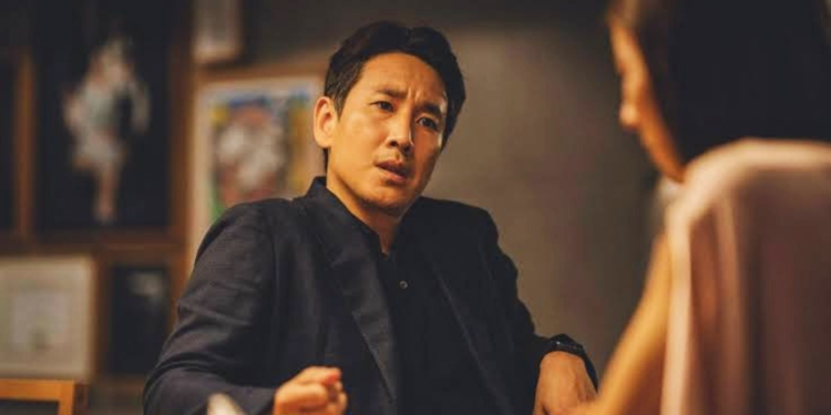 Lee Sun-kyun in Parasite (2019)