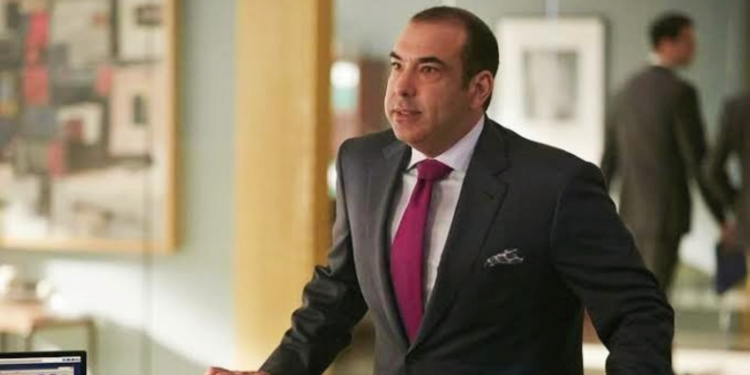 Rick Hoffman in Suits