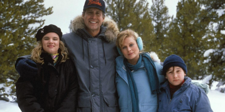 Chevy Chase, Beverly D'Angelo, and Juliette Lewis in National Lampoon's Christmas Vacation (1989)