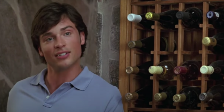 Tom Welling as Charlie Baker