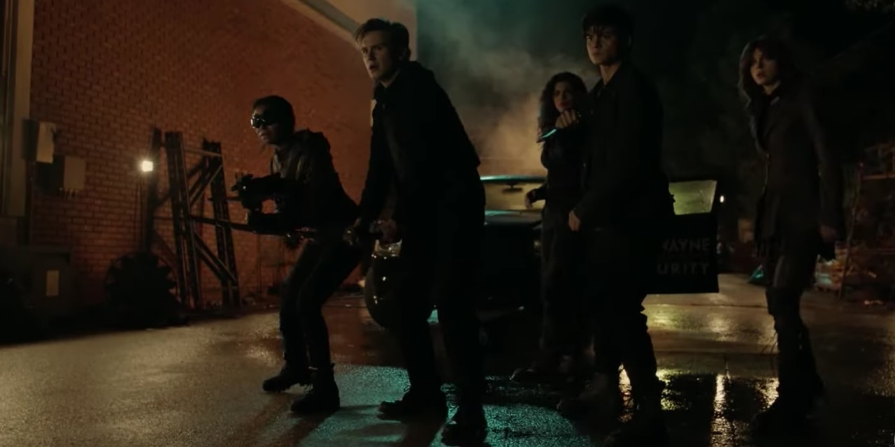 The Notable Problems With CW’s Gotham Knights - TVovermind