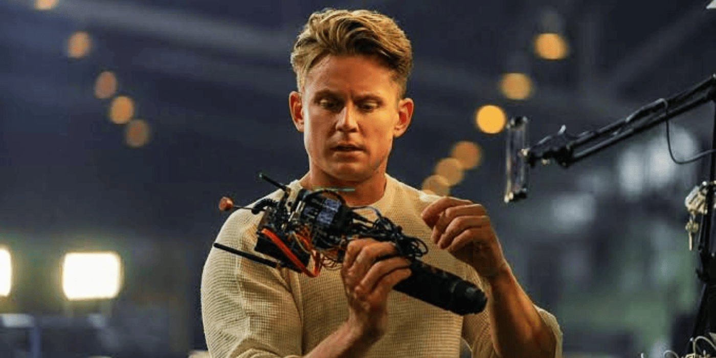 Billy Magnussen as Magnus in Lift (2024)