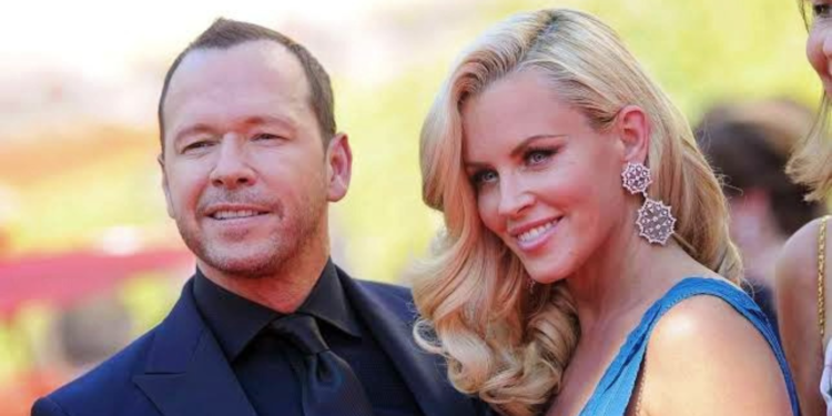 Jenny McCarthy and husband Donnie Wahlberg