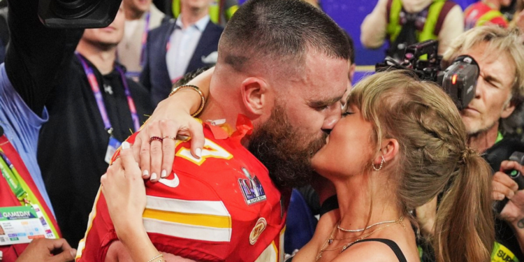 Taylor Swift and Travis Kelce kiss at Super Bowl 2024