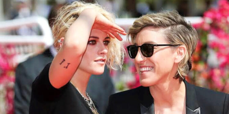 Kristen Stewart and Alicia Cargile on red carpet