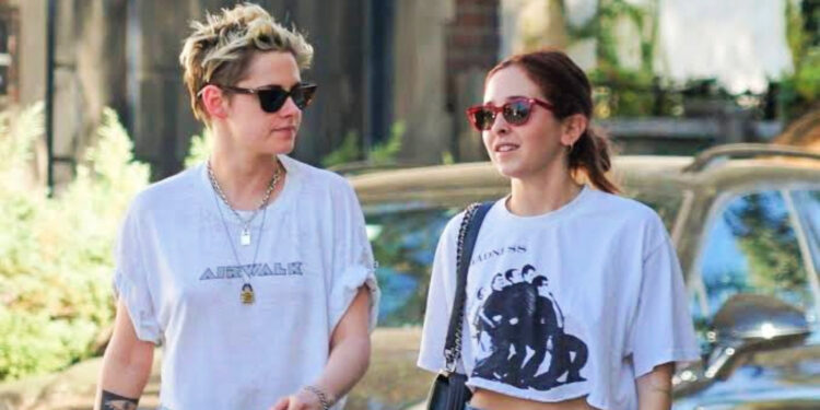 Sara Dinkin and Kristen Stewart