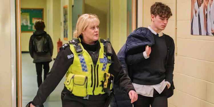 Catherine and Ryan in Happy Valley season 3