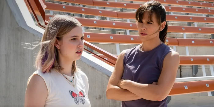 Angourie Rice and Jennifer Garner in The Last Thing He Told Me