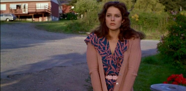 Debra Winger in An Officer and a Gentleman (1982)1