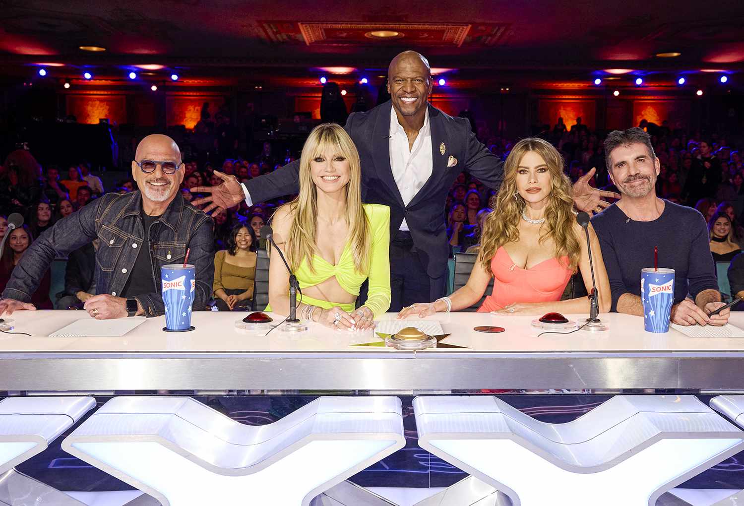 AGT Janitor Wins Heidi Klum&#8217;s Golden Buzzer with Journey&#8217;s Don&#8217;t Stop Believin&#8217;