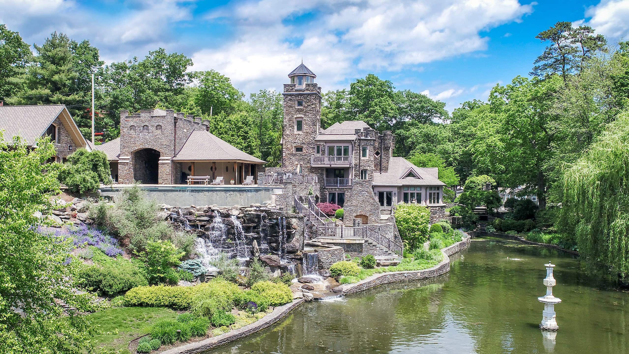 Derek Jeter Sells His Iconic Upstate New York Castle After Years of Price Cuts