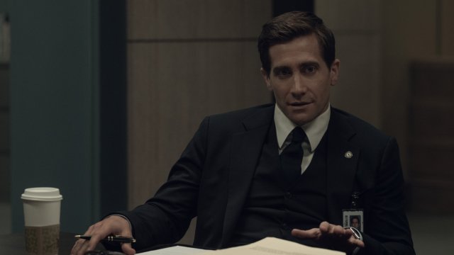 Jake Gyllenhaal Stars with Peter Sarsgaard in Apple TV+ Series Presumed Innocent