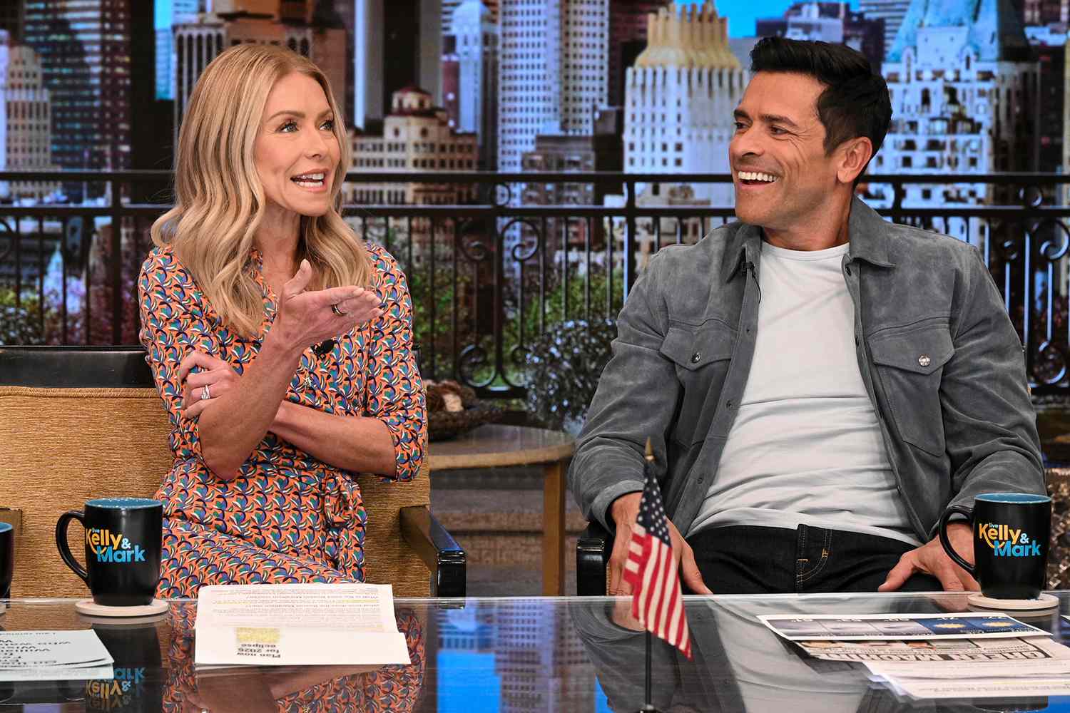 Kelly Ripa and Mark Consuelos Reunite with All My Children’s Baby Enzo on Live!