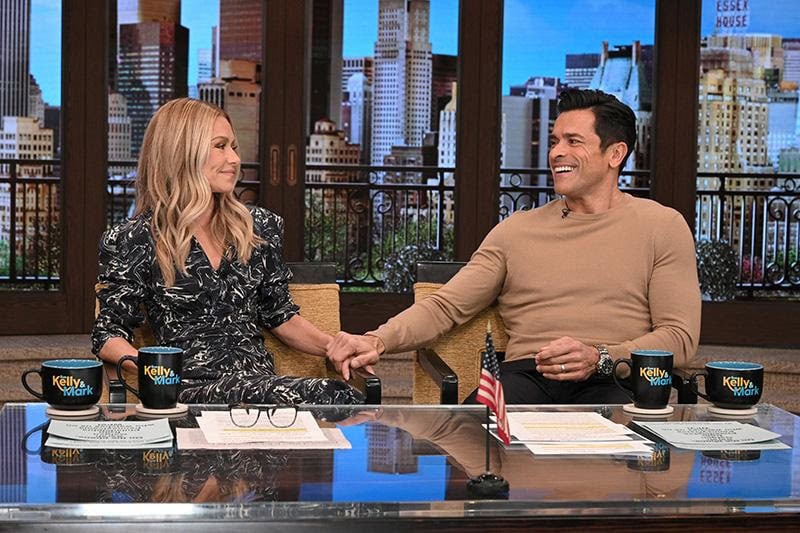 Kelly Ripa and Mark Consuelos Reunite with Their Former All My Children Co-Star