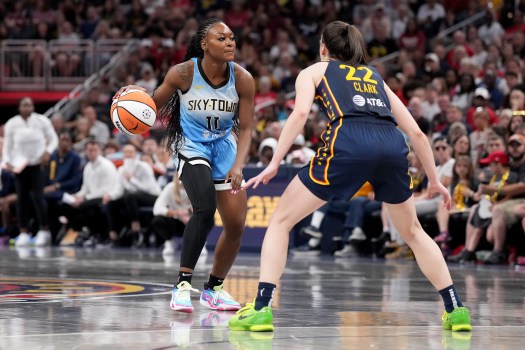 Indiana Fever Triumph Over Chicago Sky Highlighted by Caitlin Clark&#8217;s Stellar Performance