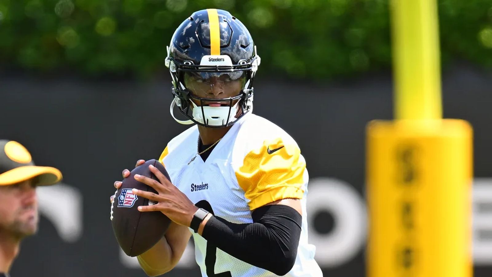 Russell Wilson&#8217;s Struggles Continue with Pittsburgh Steelers
