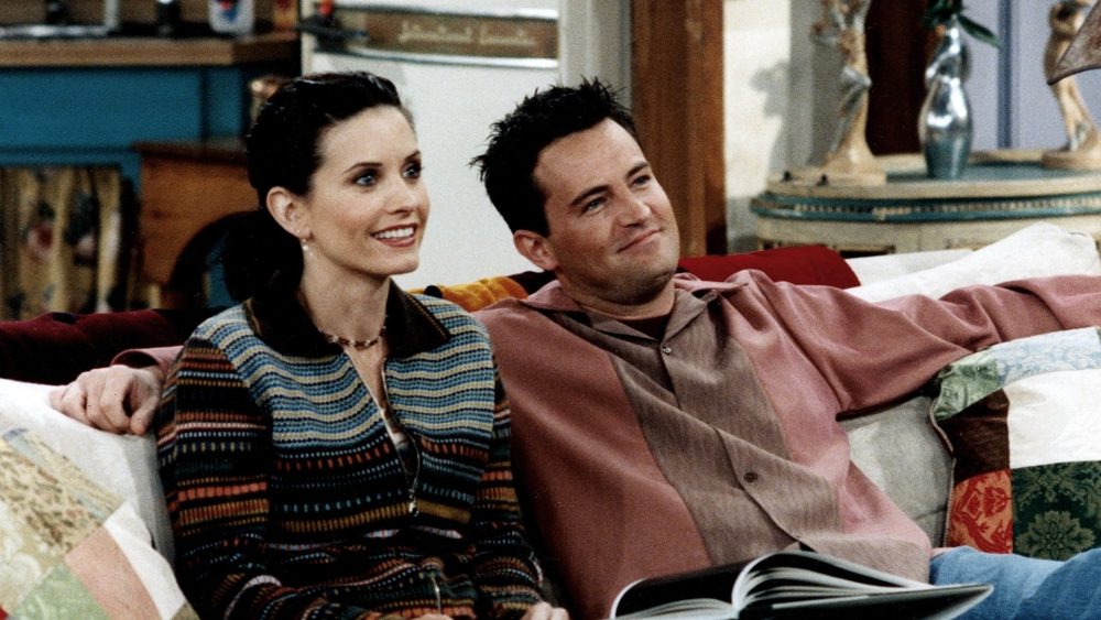 Lisa Kudrow Rewatches Friends to Honor Late Co-Star Matthew Perry