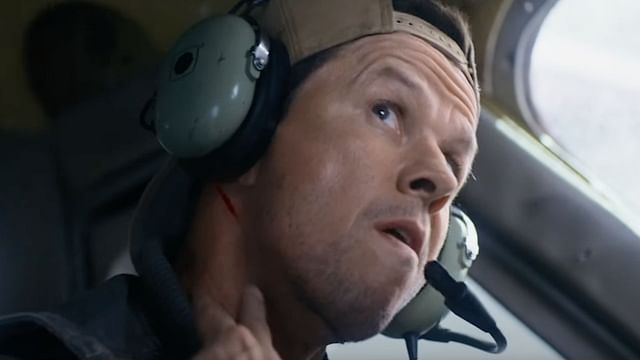 First Look at Mel Gibson&#8217;s Thriller Flight Risk Starring Mark Wahlberg