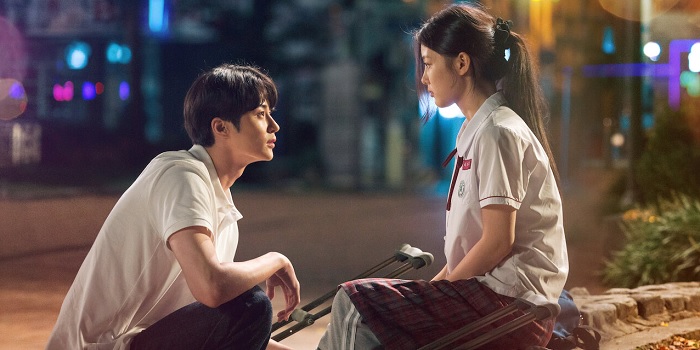 Byeon Woo-seok and Kim Yoo-jung in 20th Century Girl