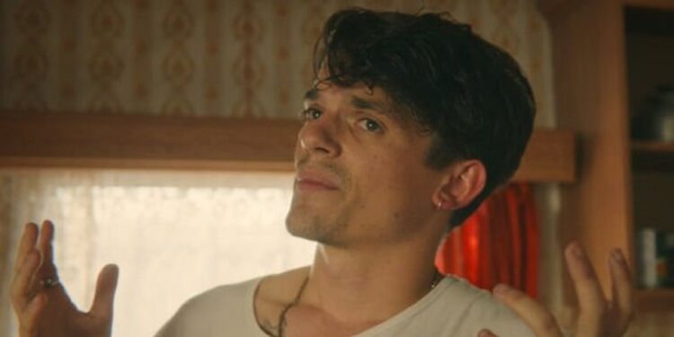 edward bluemel as sean wiley in sex education