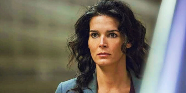 Angie Harmon in Rizzoli & Isles