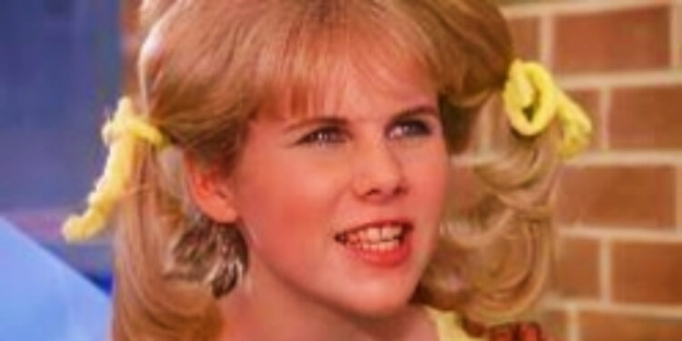 Leslie Ann Powers in Hairspray 1988 cast