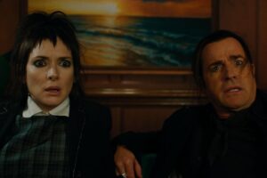 Winona Ryder and Justin Theroux in Beetlejuice Beetlejuice (2024)