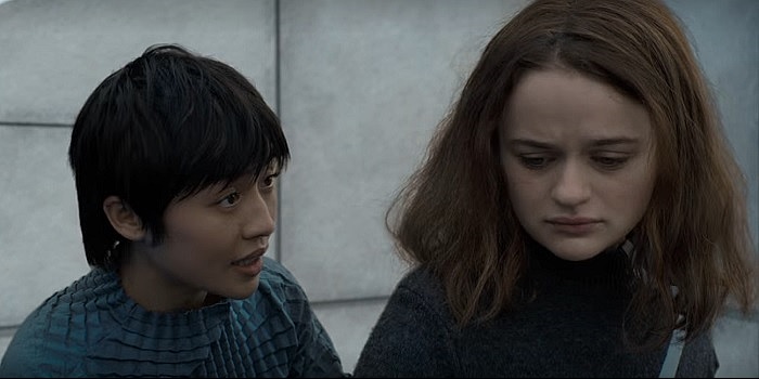 Brianne Tju and Joey King in Uglies