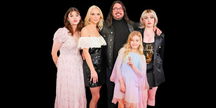 Dave Grohl and his wife Jordyn Blum and daughters