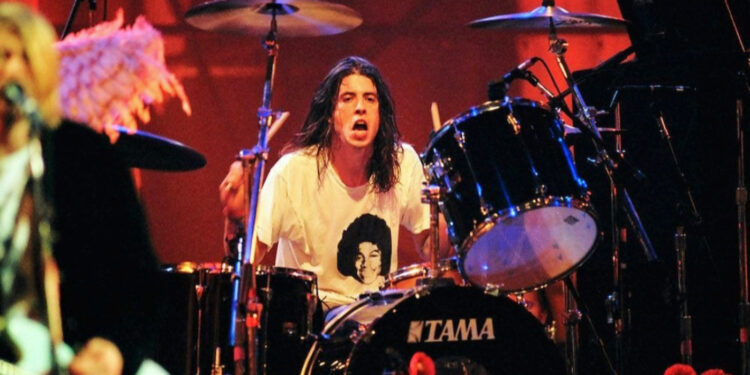 Dave Grohl playing drums with Nirvana band