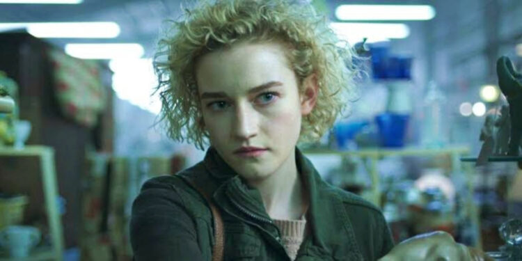 Julia Garner in Ozark