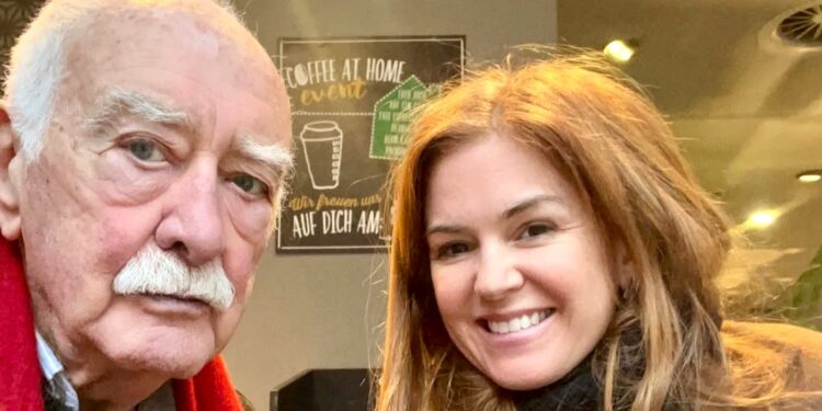 Isla Fisher and her father