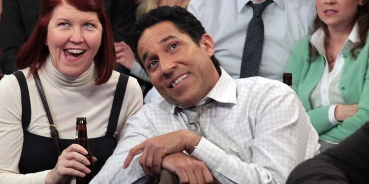 Oscar Nunez in 'The Office'