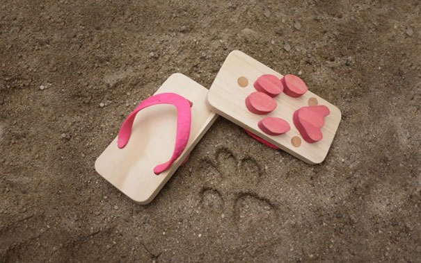 Cat&#8217;s Paw Wooden Sandals