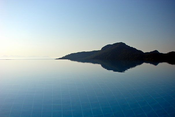 30 Amazing Infinity Pools Around The World