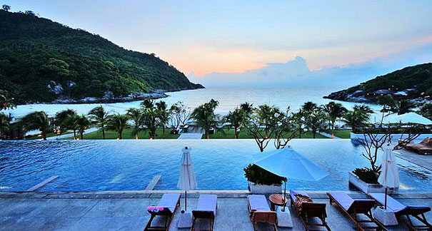 30 Amazing Infinity Pools Around The World