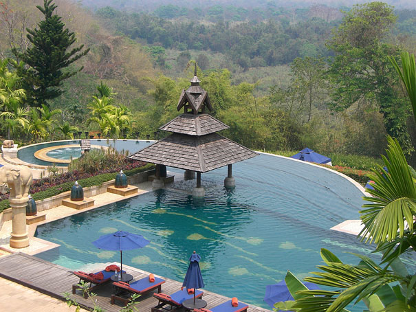 30 Amazing Infinity Pools Around The World