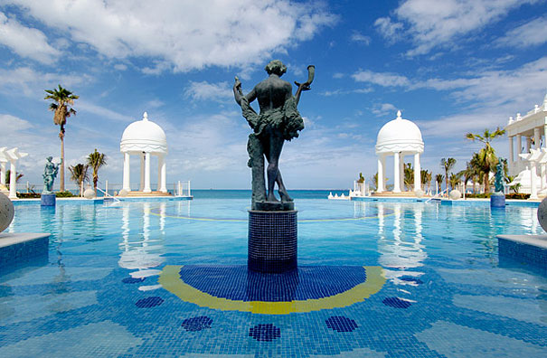 30 Amazing Infinity Pools Around The World