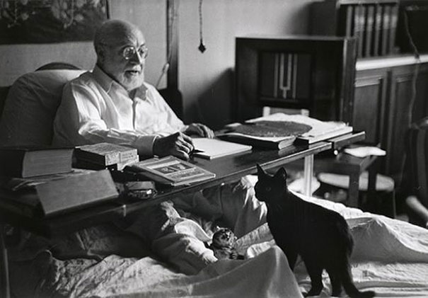 Famous Artists Photographed With Their Cats
