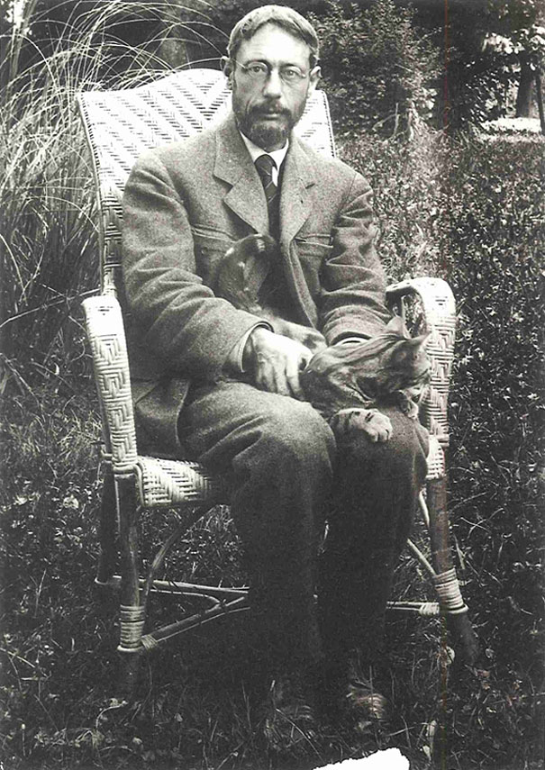Famous Artists Photographed With Their Cats