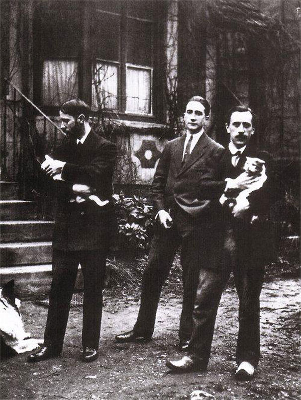Famous Artists Photographed With Their Cats