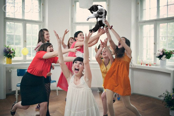 Bride&#8217;s Bouquets Replaced By Flying Cats In The Latest Wedding Photography Trend