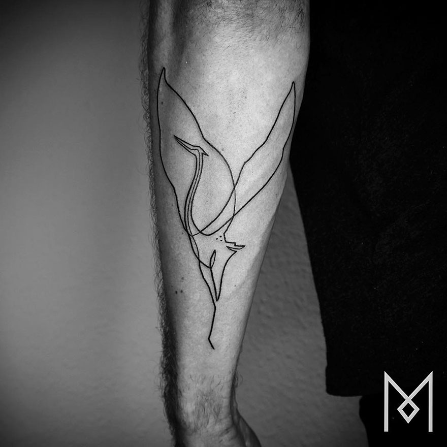 Minimalist Single Line Tattoos By Iranian-German Artist (59 Pics) Minimalist Single Line Tattoos By Iranian-German Artist (59 Pics)