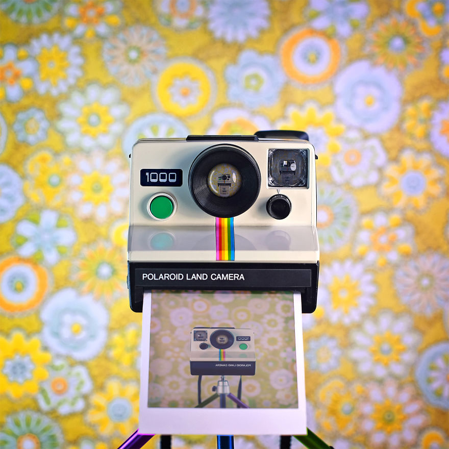 CameraSelfies: My Project Captures The Rich History Of Old Analog Cameras CameraSelfies: My Project Captures The Rich History Of Old Analog Cameras