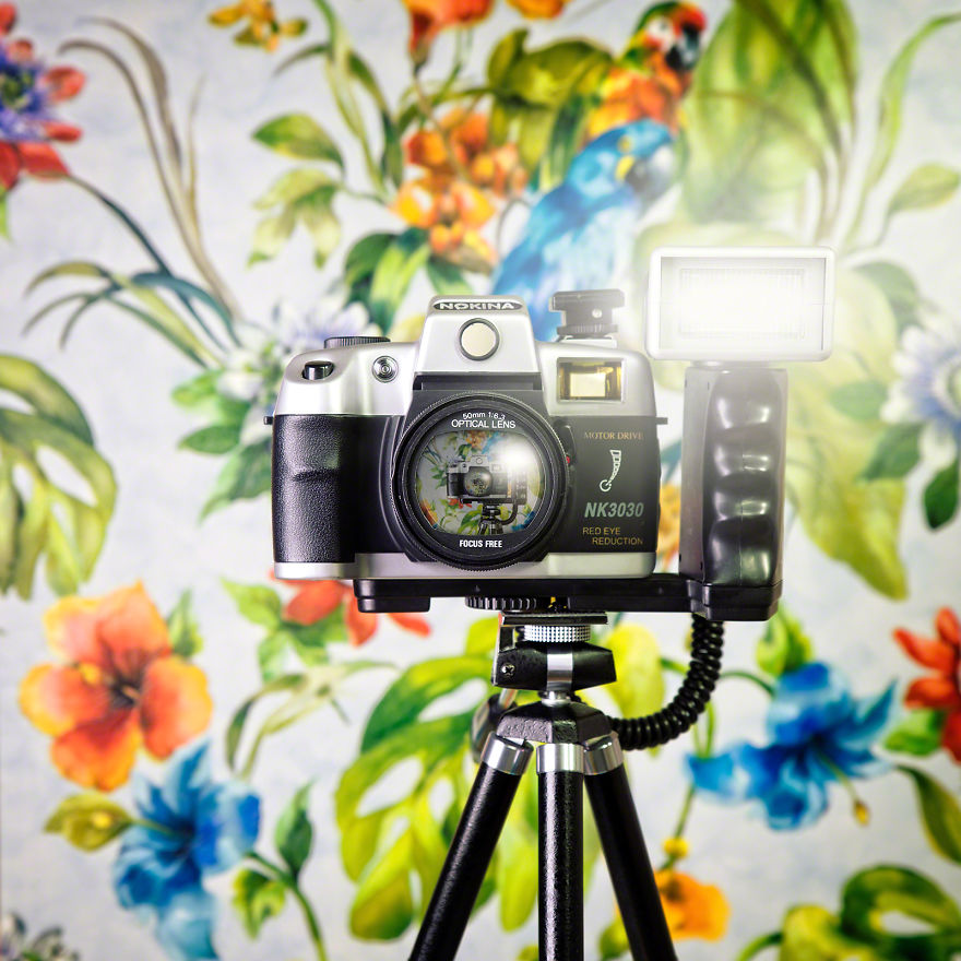 CameraSelfies: My Project Captures The Rich History Of Old Analog Cameras CameraSelfies: My Project Captures The Rich History Of Old Analog Cameras