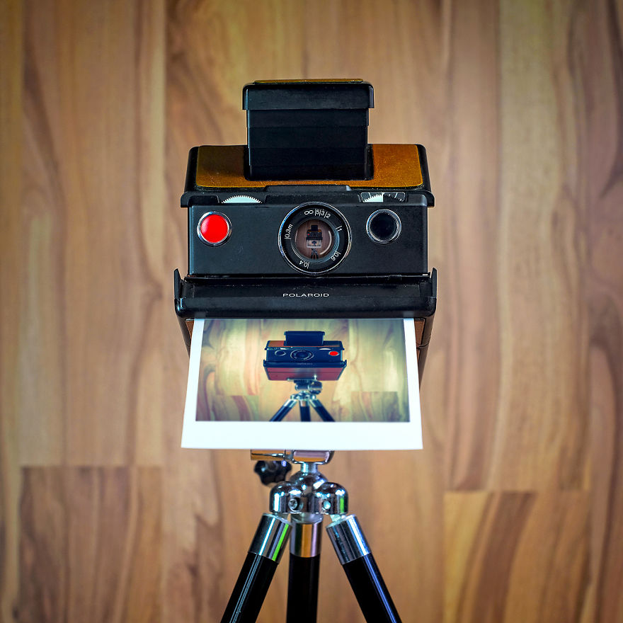 CameraSelfies: My Project Captures The Rich History Of Old Analog Cameras CameraSelfies: My Project Captures The Rich History Of Old Analog Cameras